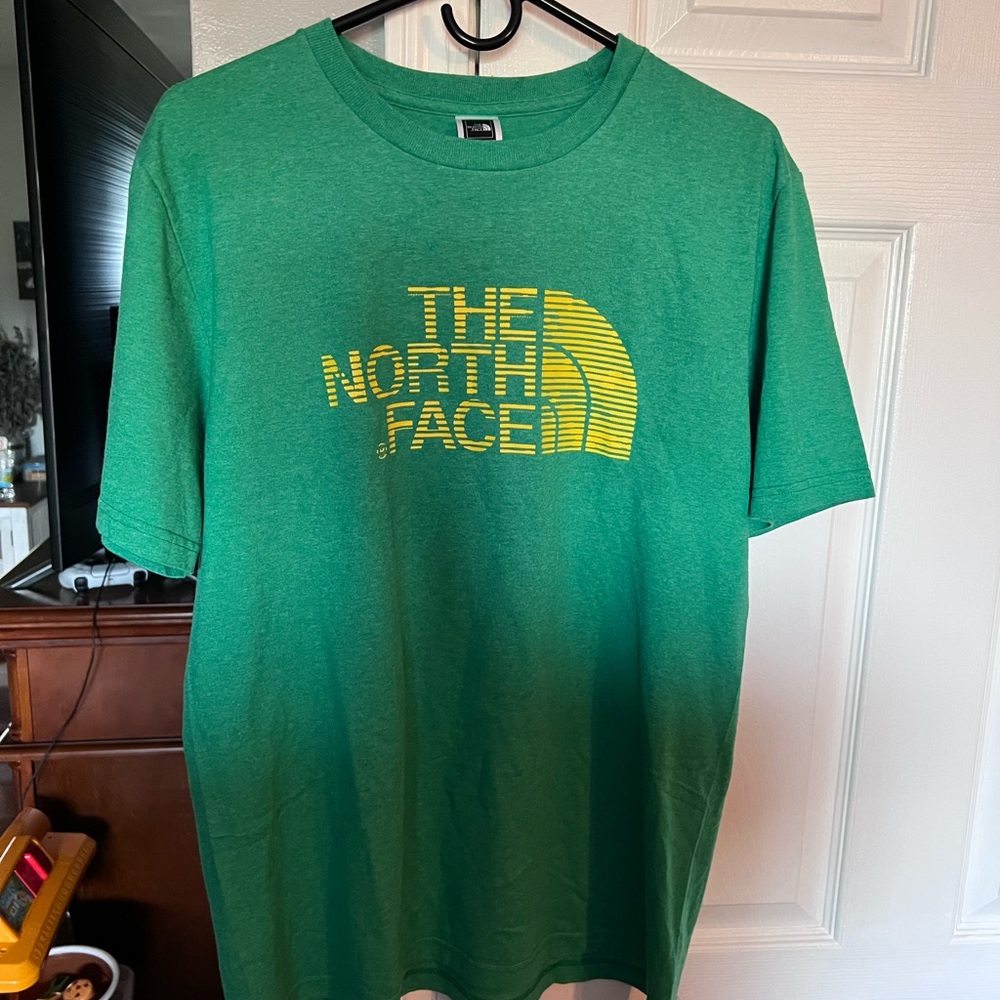 Mens M The North Face T Shirt. Great shape only worn a couple times.